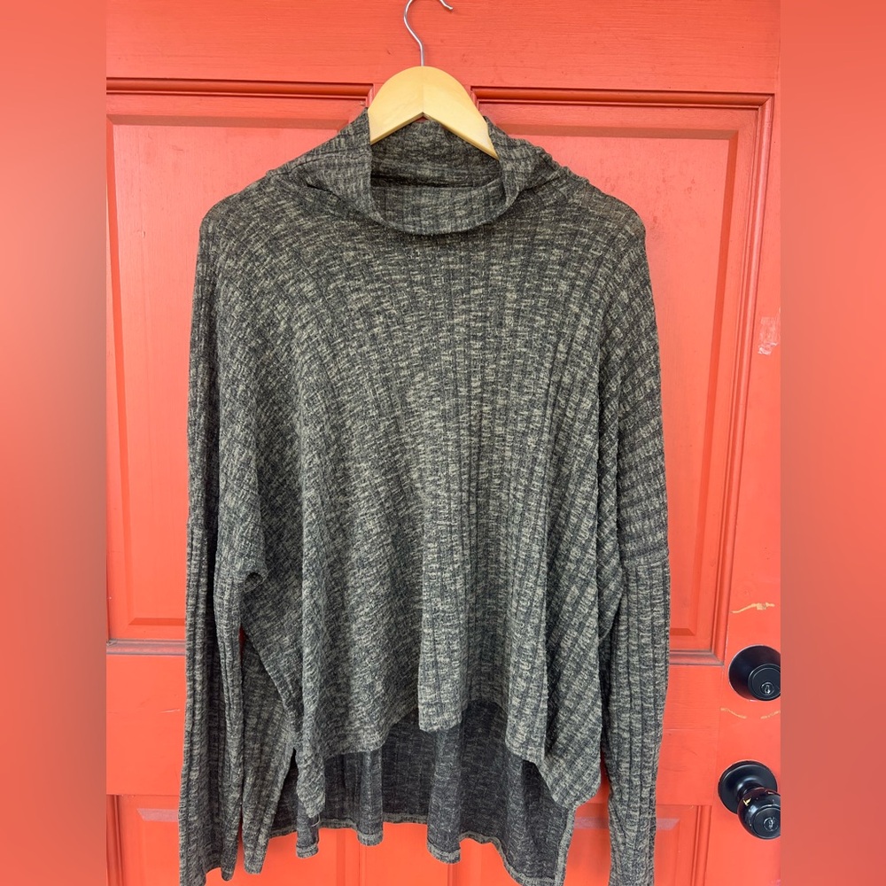 American Eagle Green Ribbed Turtle Neck Size Large
